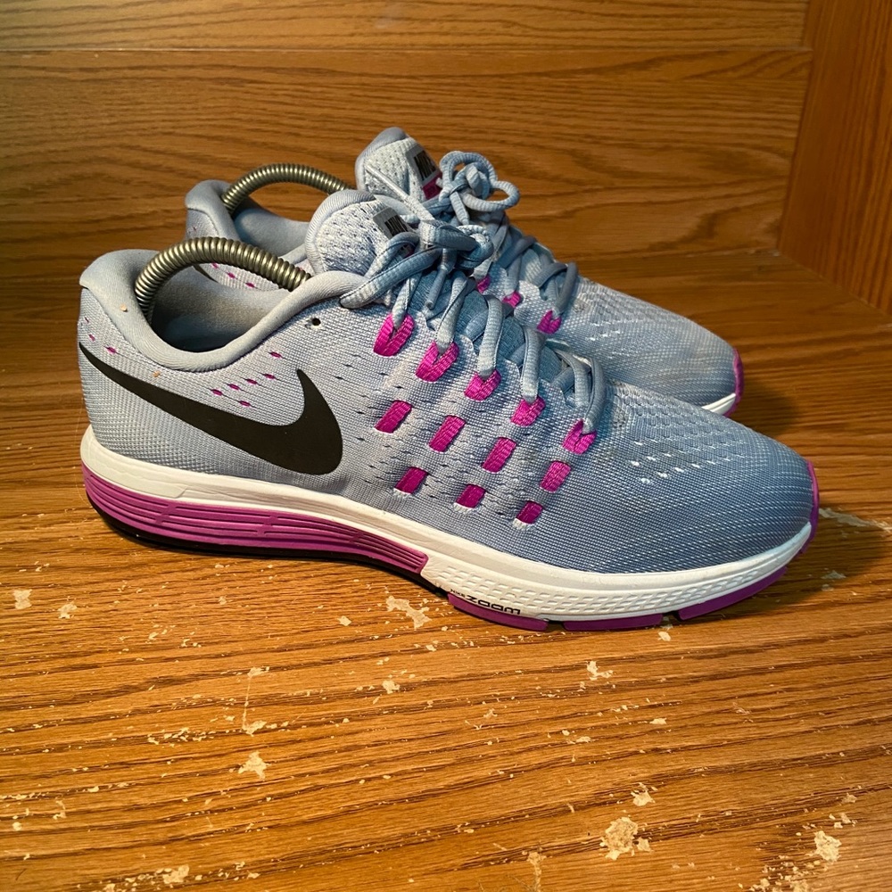 Nike Wmns Air Zoom Vomero 11 Size 9.5 818100-405